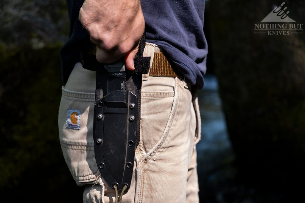 The Esee 4 can be configured for a variety of carry options. Vertical carry with the kydex and canvas sheath is pictured here.