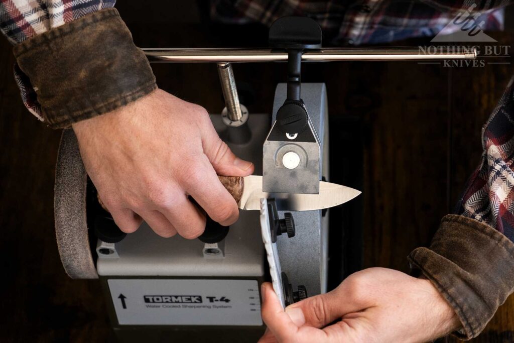 An overhead view of the set-up procedure for the Tormek T-4 grinder.